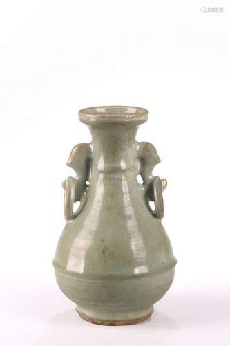 A CELADON GLAZE VASE WITH FIX HANDLES