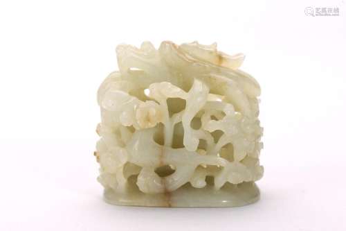 A WHITE JADE DRAGON RETICULATED FINIAL