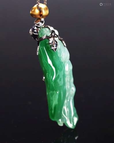 A NATURAL JADEITE MELON AND FINGER CITRON PENDANT