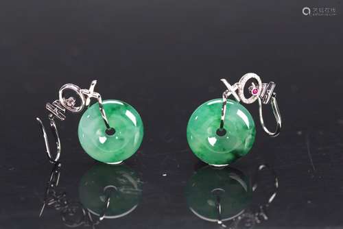 A PAIR NATURAL JADEITE EARRINGS