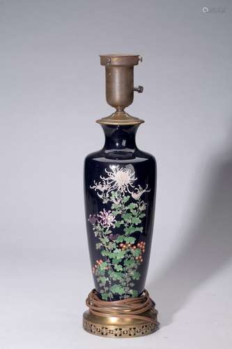 A JAPANESE CLOISONNE ENAMEL CHRYSANTHEMUM VASE