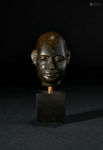 A HIGH RARE EGYPTIAN BRONZE HEAD INSCRIBED WITH HIEROGLYPHIC...