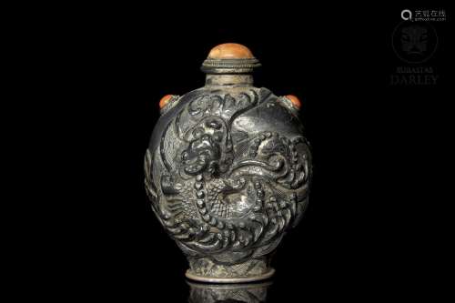 Embossed silver snuff bottle, Qing Dynasty