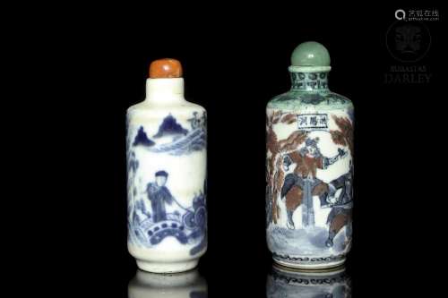 Two porcelain snuff bottles, Qing Dynasty