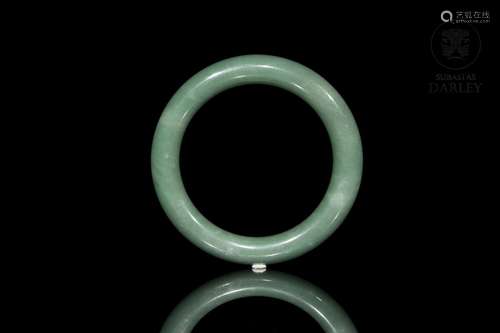 Carved jadeite bracelet, 20th century