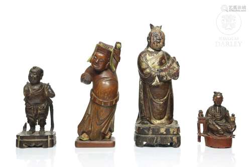 Group of carved wooden sculptures, Qing dynasty