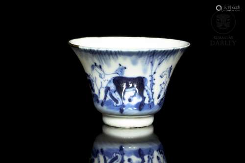 Small porcelain cup, blue and white, Qing dynasty