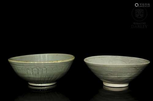 Two glazed pottery bowls, Song dynasty