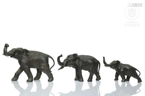 Set of three bronze elephants, 19th - 20th century