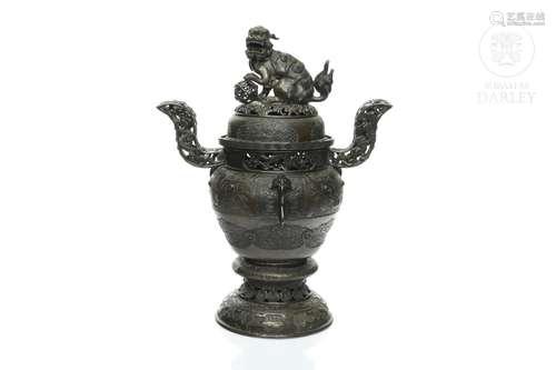 Bronze censer with lion, Qing Dynasty