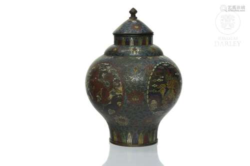 Cloissoné enamel-lidded vase, Qing dynasty