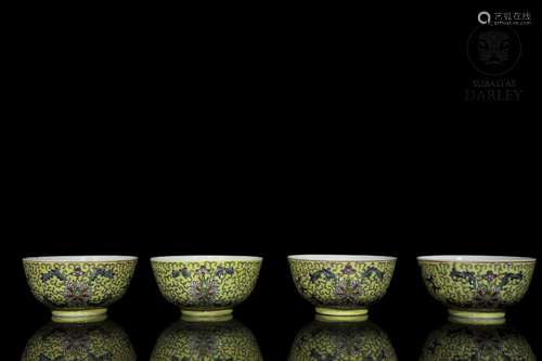 Four Chinese porcelain bowls, 20th century