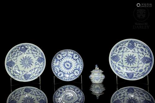 Lot of Chinese porcelain, blue and white, early 20th century