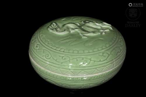 Circular glazed ceramic box, 20th century