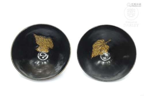 Pair of bowls with a leaf, 20th century