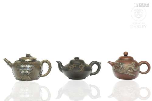 Set of Chinese earthenware teapots, Yixing, 20th century