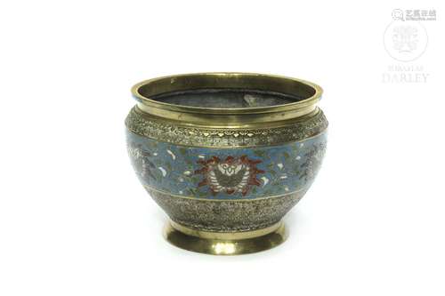 Bronze bowl with an enameled border, 20th century