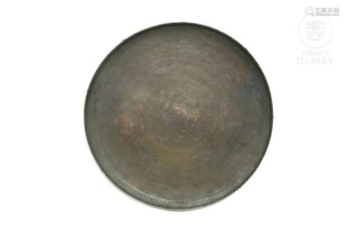Large Indonesian copper tray, Talam. 19th - 20th centuries