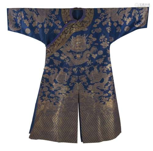 Robe d'été en soie bleue tissée<br />
Chine, époque Guangxu ...