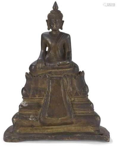 Statuette de bouddha en bronze<br />
Thaïlande, XIXe siècle<...
