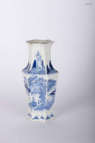 Double vase losangé en porcelaine bleu blanc <br />
Chine, f...