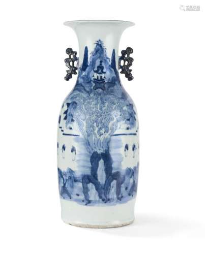 Grand vase en porcelaine bleu blanc<br />
Chine, début du XX...