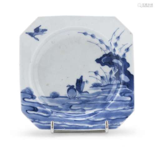BLUE AND WHITE PORCELAIN SAUCER, JAPAN LATE 17TH CENTURY