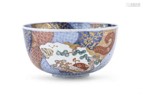 LARGE PORCELAIN BOWL WITH POLYCHROME ENAMELS AND GOLD, JAPAN...