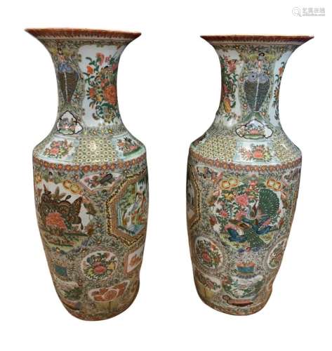 CHINE - Milieu XIXe siècle Paire de VASES à panse tronconiqu...