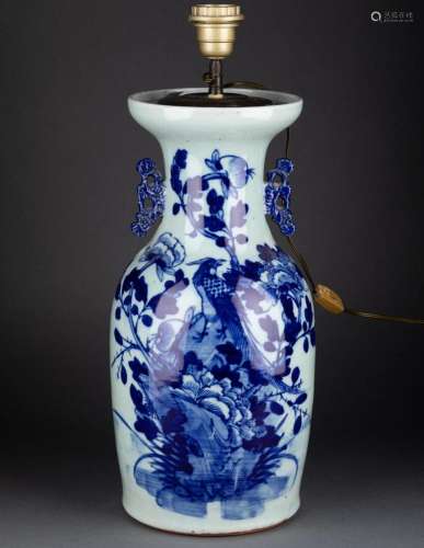 CHINE - XIXe siècle VASE à décor bleu blanc Porcelaine et bl...