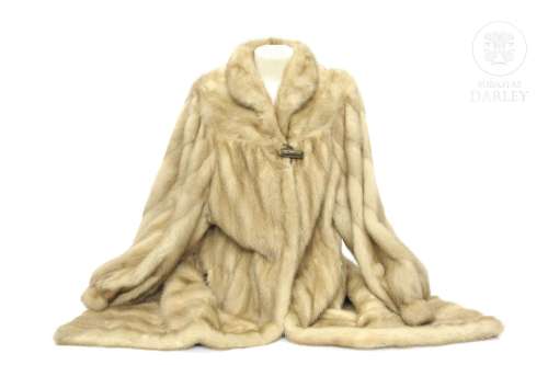 Light mink coat, brand Úbeda