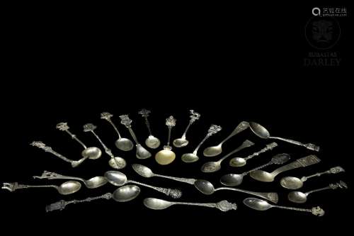 Lot of silver spoons, sterling silver 800, different nationa...