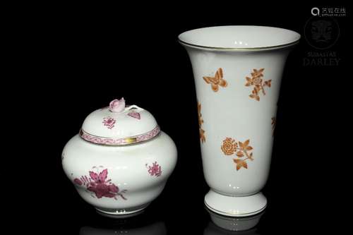 Two enameled porcelain vessels, Herend Hungary, 1993