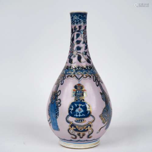 Chine, période Qing, 
Vase piriforme en porcelaine à dé