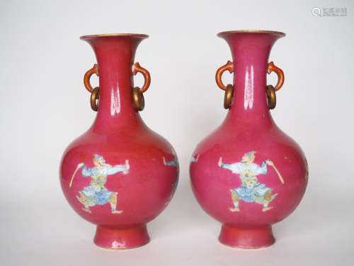 Chine, XIXe siècle, 
Paire de vases de forme balustre e