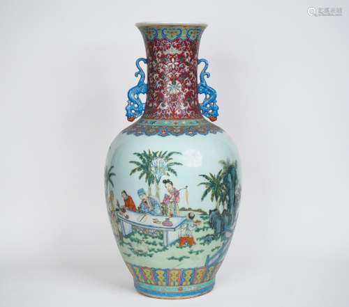 Chine, fin XIXe siècle, 
Grand vase balustre en porcela
