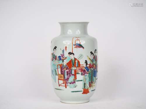 Chine, XIXe siècle, 
Vase en porcelaine et émaux de sty