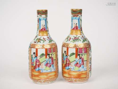 Chine, fin XIXe siècle, 
Paire de petits vases de forme