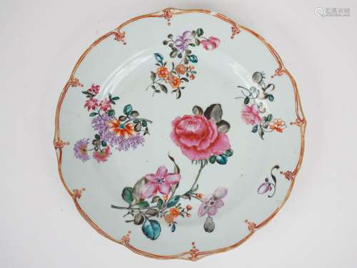 Chine, XVIIIe siècle, 
Assiette floriforme en porcelain