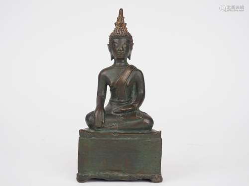 Laos, XVIIIe siècle, 
Statuette en bronze à patine vert