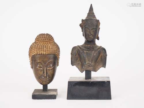 Siam Ayuttayah, XVIIe siècle, 
Ensemble en bronze compr