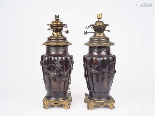 Japon, période Meiji,
Paire de grands vases en bronze à