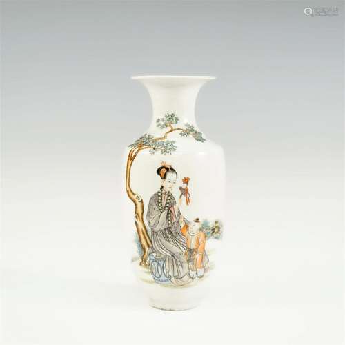 CHINESE FAMILLE ROSE PORCELAIN VASE WITH A LADY AND CHILD ST...