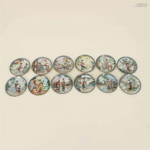 CHINESE EXPORT FAMILLE ROSE PORCELAIN PLATE SETS OF 12