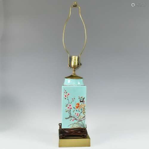 CHINESE FAMILLE ROSE PORCELAIN LAMP