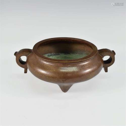 CHINESE BRONZE TRIPOD CENSER