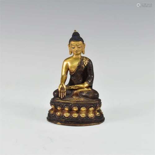 CHINESE GILT BRONZE BUDDHA (ONE PALM OUT)