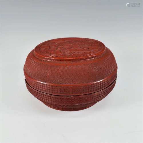 19TH C. LACQURED ROUND BOX (CHIPPED)