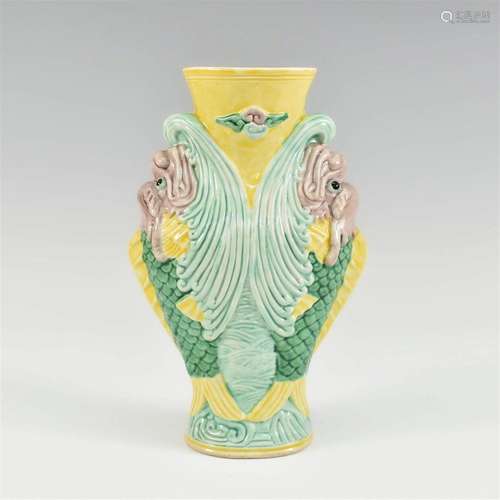 CHINESE QING DOUBLE FISH SHAPED VASE