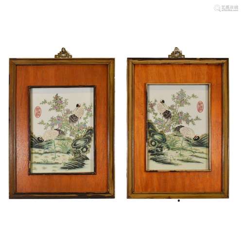 CHINESE PAIR PORCELAIN PLAQUES WITH CRANE PAINTING